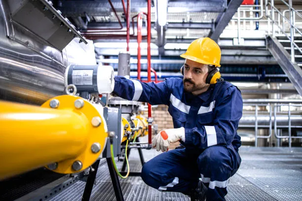 Fotografía de la elaboración de una Prueba de hermeticidad en Monterrey realizada por un especialista de MacoGas