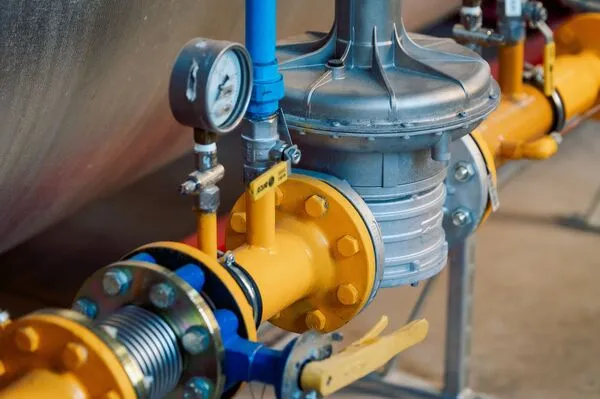 Fotografía de una instalación de gas natural que ha sido revisada por una unidad verificadora de gas